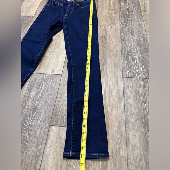 🛍️ Levi 724 high rise straight leg stretch jeans great condition. - Picture 3 of 11
